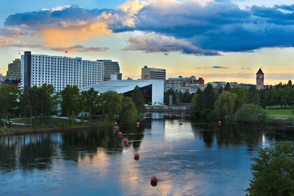 Oxford Suites Spokane Downtown Eksteriør billede